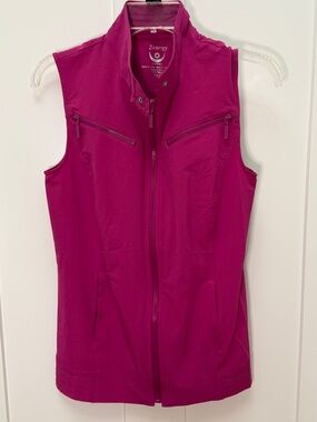 Zenergy by Chico’s Women's Sleeveless Zip Vest - Magenta Pink